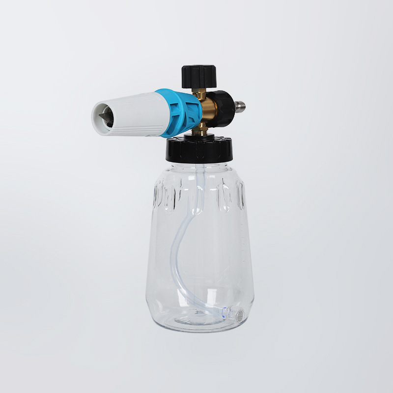 Korkeapaineinen autopesu -ase ja vaahtopannu