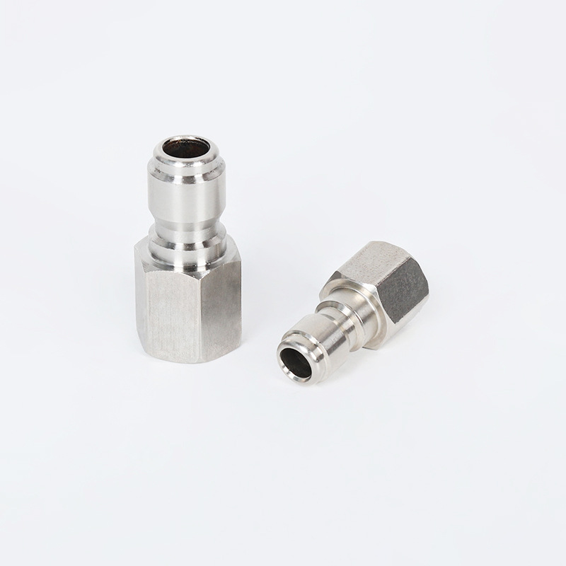 Korkeapainepuhdistuskone suoraan kiertävän pikaliittimen läpi