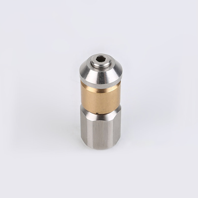 Puhdistuskone 1/8 kiertopoistosuuttimen purkaminen