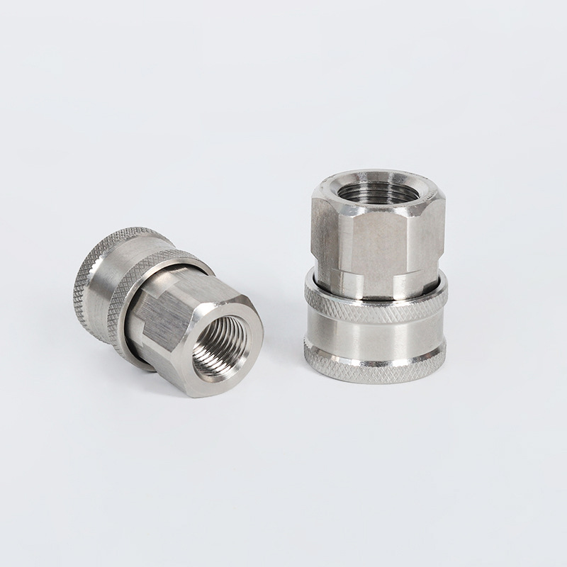 Auton pesukoneen vesisovitin