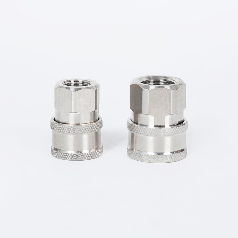 Auton pesukoneen vesisovitin