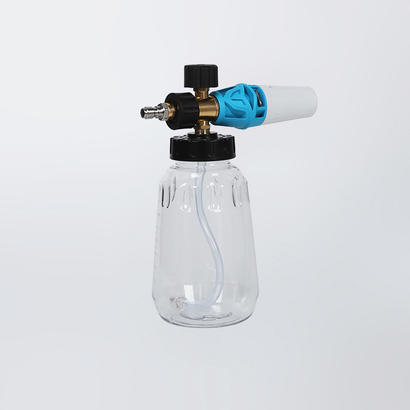 Korkeapaineinen autopesu -ase ja vaahtopannu