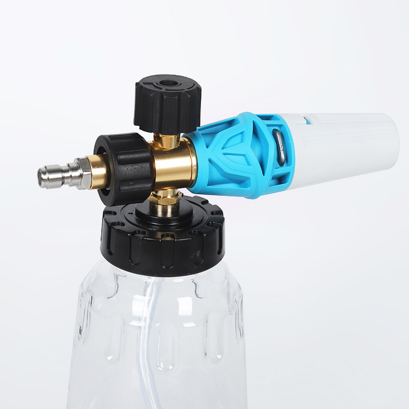 Korkeapaineinen autopesu -ase ja vaahtopannu