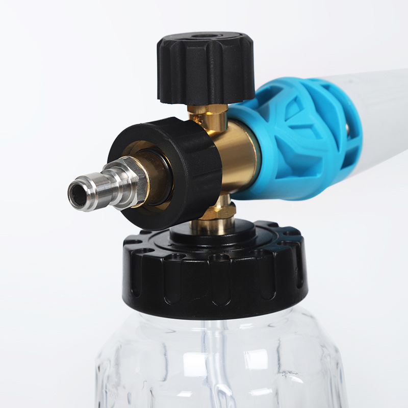 Korkeapaineinen autopesu -ase ja vaahtopannu